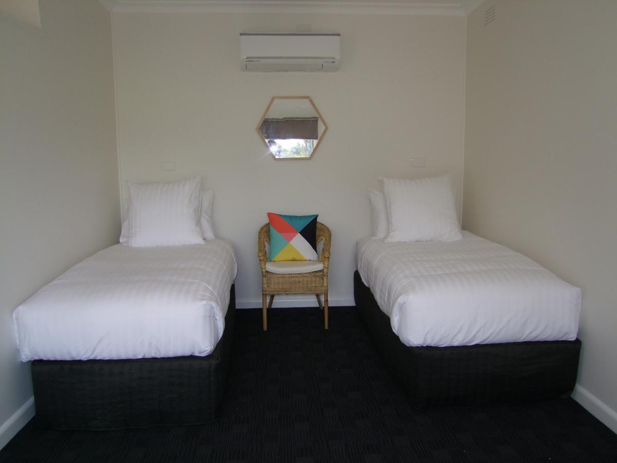 Corryong Hotel Motel Exterior photo