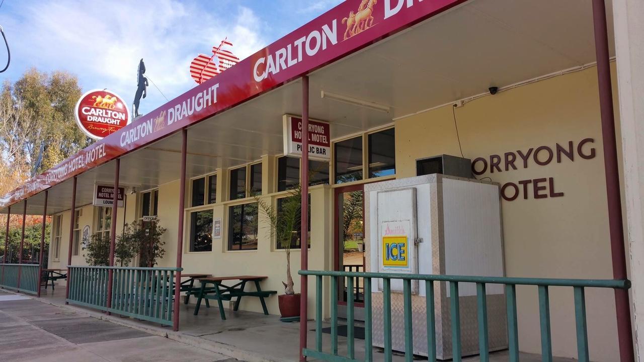 Corryong Hotel Motel Exterior photo